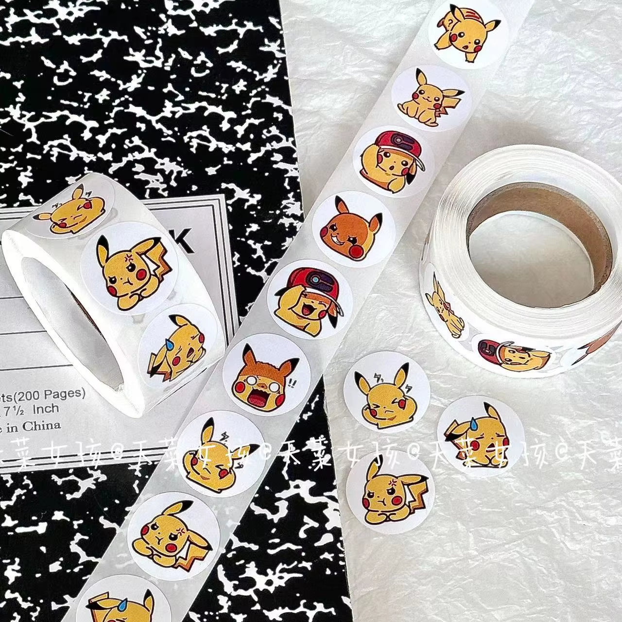 500PCS Anime Cute Pokemon Pikachu Stickers Kawaii Charizard round Seal Stickers Rolls Stickers Graffiti Luggage Stickers Toys